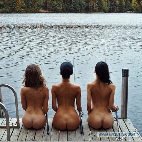 Девушки, великолепный вид сзади.