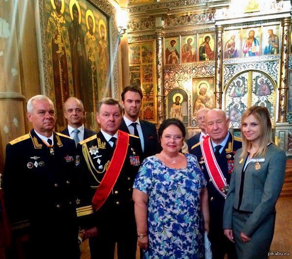 Поклонская с иконой Николая II приняла участие в акции "Бессмертный полк"