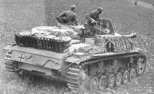 StuG III под кличкой "Гадюка", самая массовая в производстве с которой пришлось встретиться нашим дедам.
