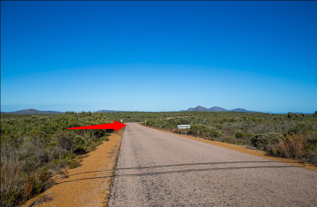 Зачем в Австралии поперек дорог кладут два кабеля?