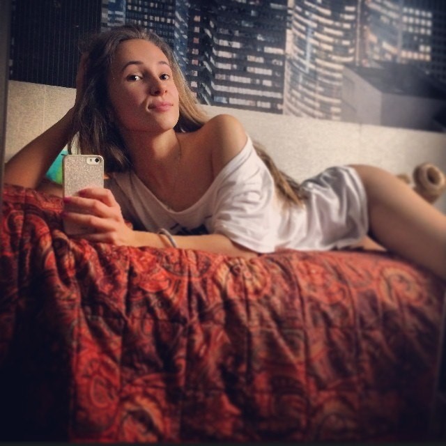 Давай еще вот так меня сфоткай