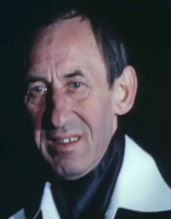 «Могли бы Снегурочкой поработать. Лучше, чем мошенницей»