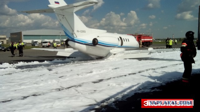 В аэропорту Саудовской Аравии экстренно сел Airbus A330-200,у которого не выпустилась передняя стойка шасси