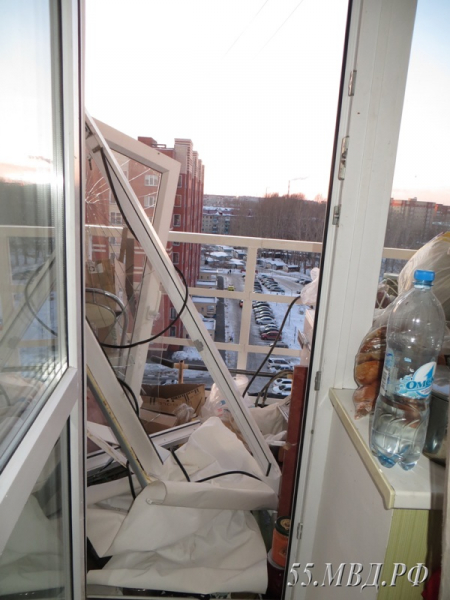 Притончик гонит самогончик
