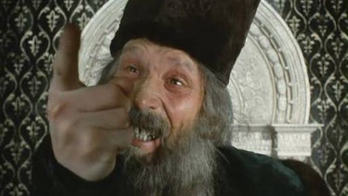 Эти голубые глаза… Их не испортить даже неработающим вентилятором
