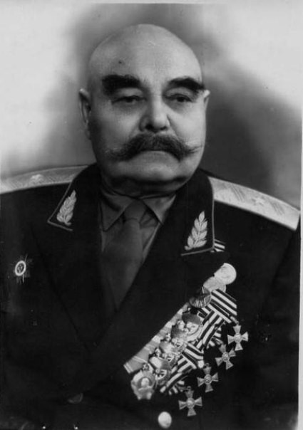 Сталин подошел к казаку и замер, глядя на его грудь: что скрывалось под шинелью «уголовника» на приеме в Кремле