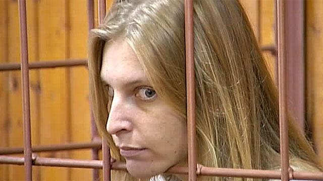 Мать сбросила детей с 15-го этажа