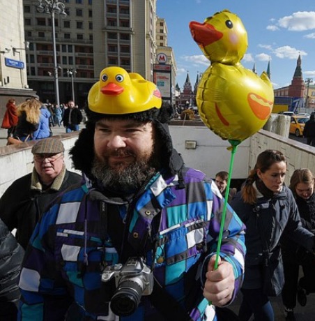 Фото. Как прошло несанкционированное шествие в столице и других городах