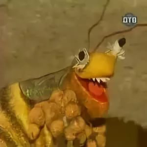 Vespa mandarinia japonica нападает
