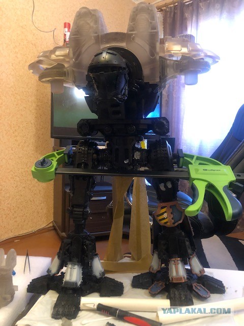 Warlord Titan. Сервиторим потихоньку