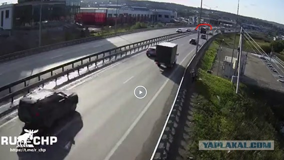 Когда родился не в рубашке, не в бронежилете, а как минимум в бронетранспортере