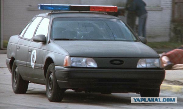 18 самых запоминающихся автомобилей из мира кино