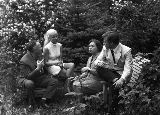 Интересные снимки известных людей 18.11.25