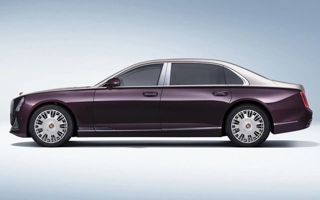 Самый дорогой «китаец» в истории: в России представлен Hongqi Guoya