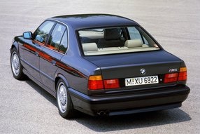 Как менялся BMW M5 за 30 лет