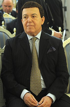 Парню в Иванове полгода лечили дисбактериоз, а у него рак