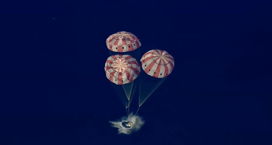 Экипаж миссии «Артемида-2» успешно приводнился в Тихом океане