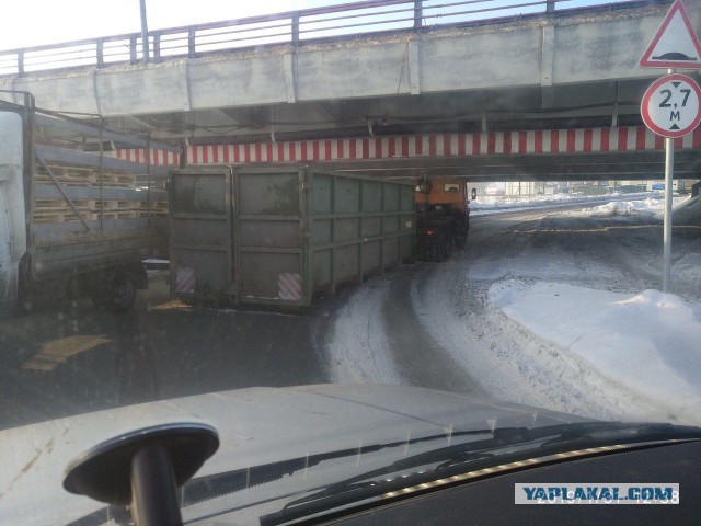 Снова мост "глупости" в Петербурге