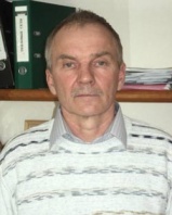Бизнесмен из Хабаровска подарил списанные автобусы бездомным, чтобы они могли там перезимовать