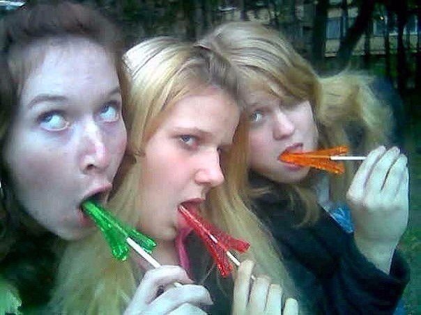 Дуры, хватит кобениться перед фотиком