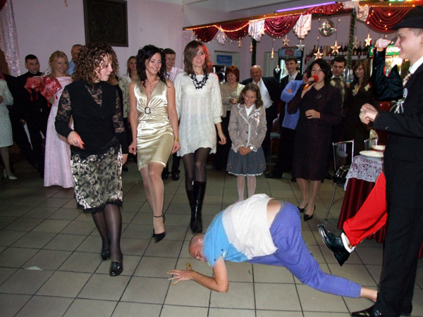 Фотожаба: ...как будто он не пьяный