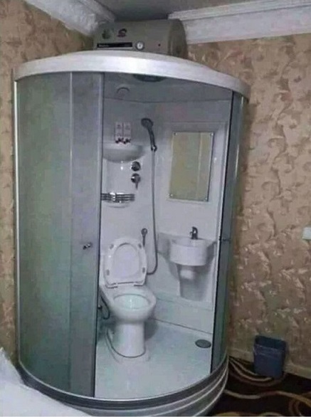 Для чего в СССР чугунный бачок унитаза задирали высоко вверх? Нерационально и неудобно, но инженеры тех лет думали по другому
