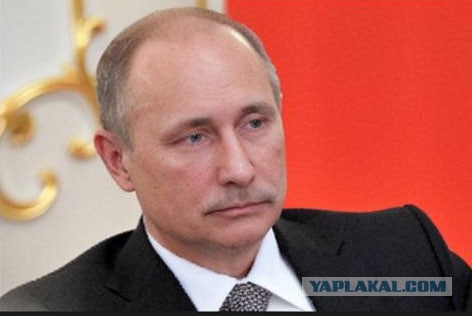 Знаменитости с усами и без