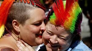 В Госдуме высказали мнение, что российские женщины стали чаще разводиться, наслушавшись инфоцыганской психологии: