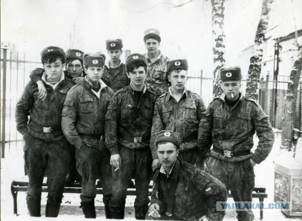 Армейские фотографии знаменитостей