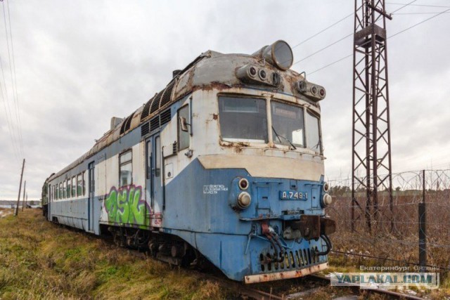 Фоторепортаж с секретной базы на Урале, где хранятся старинные поезда