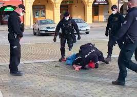 Англичанин, пукнувший полицейскому в лицо, сядет в тюрьму на 34 месяца