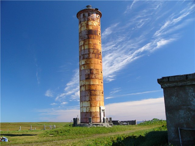 10 очень уединённых маяков