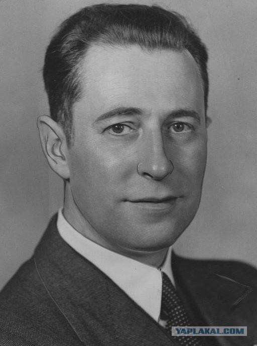 Персонажи и их реальные прототипы в фильме "Бункер" 2004 года.