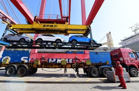 Не покупающие новые автомобили россияне знатно подгадили федеральному бюджету.