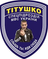 На постаменте теперь красуется золотой унитаз