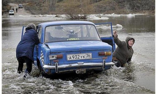Автоюмор, смекалка, но чаще абсурд