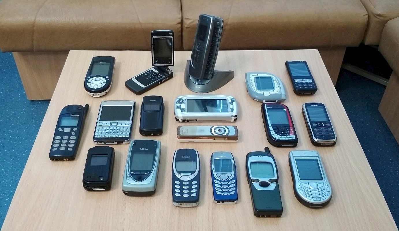 Collection телефон. Nokia 2000-е. Линейка Nokia 2000 года. Нокиа линейка 7630. Радиотелефон 90 х нокиа.