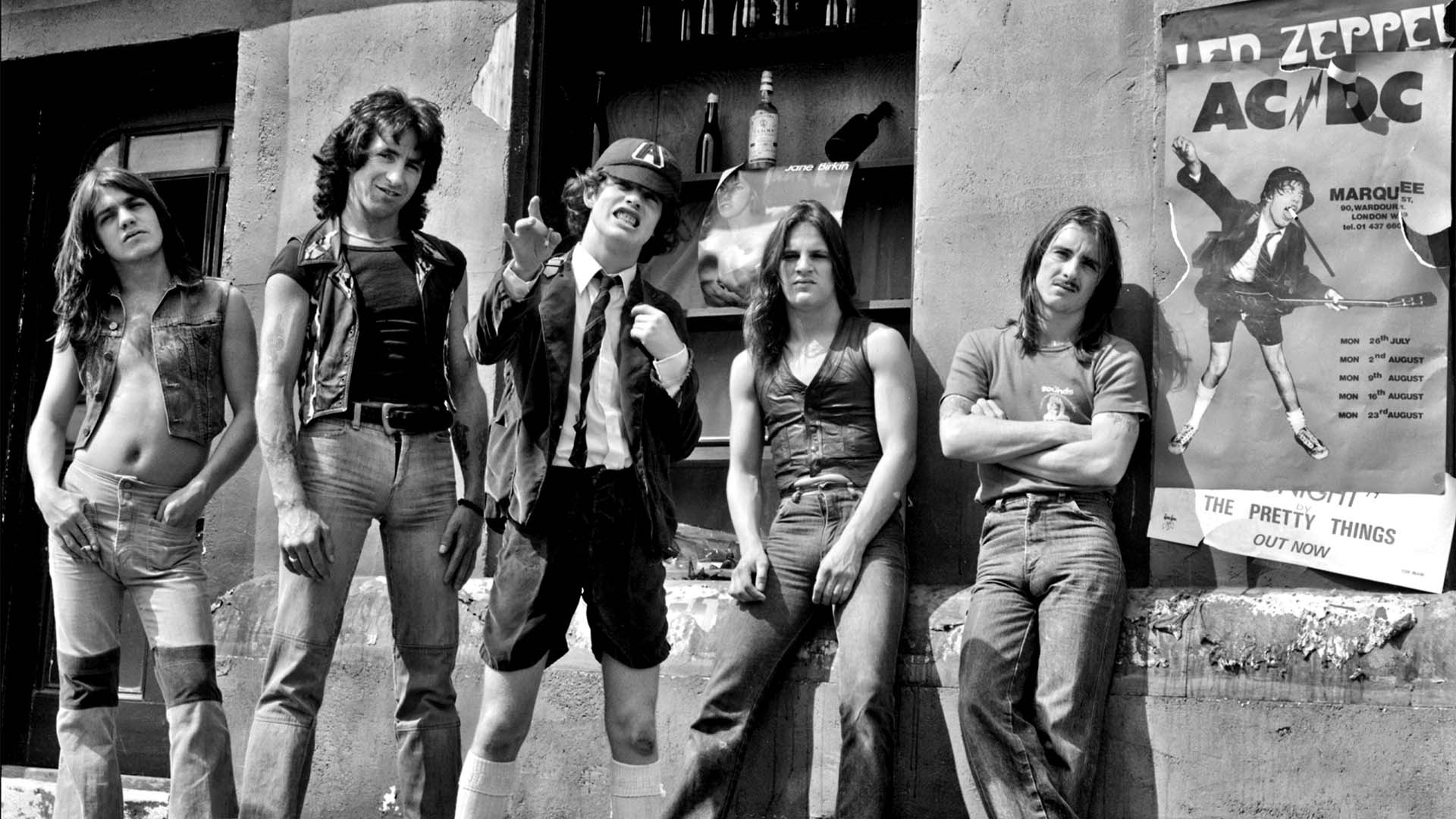 Сборник клип рок. Группа AC/DC 1977. AC/DC группа 1976. Группа AC/DC рок-группы. AC DC 1970.