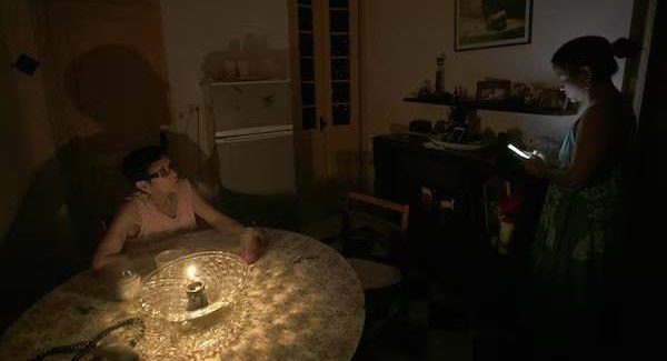 Полное отключение электричества произошло на Кубе после остановки одной из ТЭЦ, сообщило мин.энергетики и горной промышленности