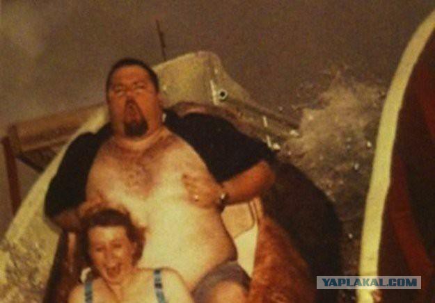 Смешные лица людей на экстремальных аттракционах