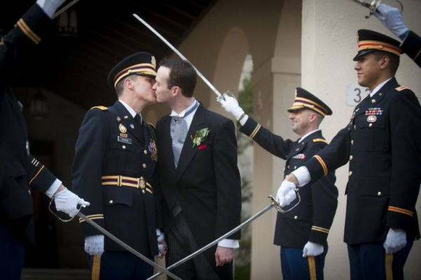 Немцов скакал, доказывая, что не москаль