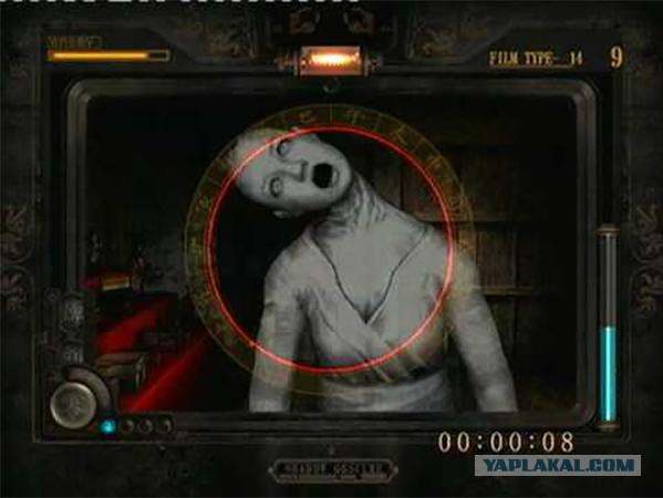 Из прорвавшихся труб в Петербурге забили два «фонтана»