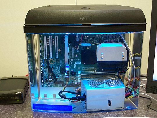 Компьютер в аквариуме – на жидком масляном охлажде