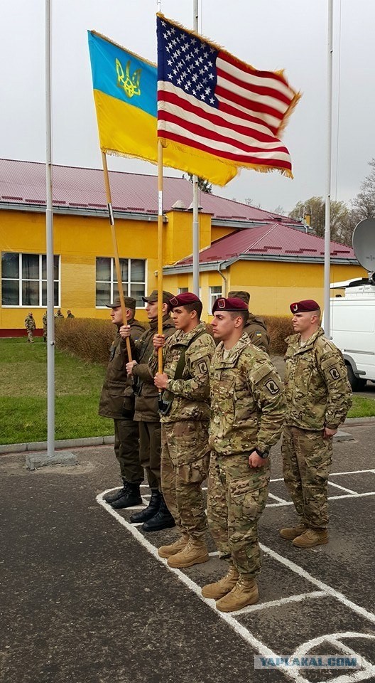 Вчера 3 американских бомбардировщика B-52 полетали возле Крыма. Фото и видео прилагается