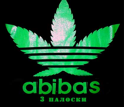 Американский производитель обуви и одежды Nike уходит из России