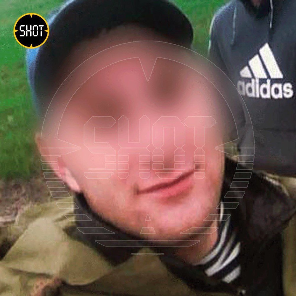 Водил женщин из отдельного корпуса в мужские камеры: