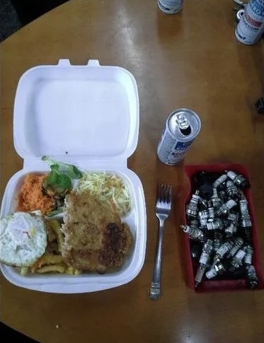 Странные привычки в процессе еды