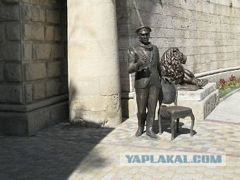 Памятники артистам и их ролям