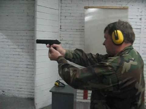 Наказал мента с пистолетом
