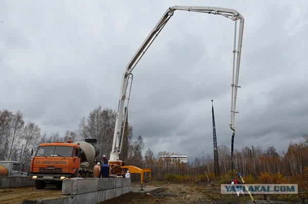 Самое опасное озеро на планете забетонировали